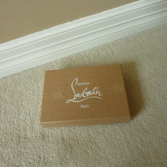 CHRISTIAN LOUBOUTIN 'Kios' Empire Spiked Card Case - Picture 12 of 12